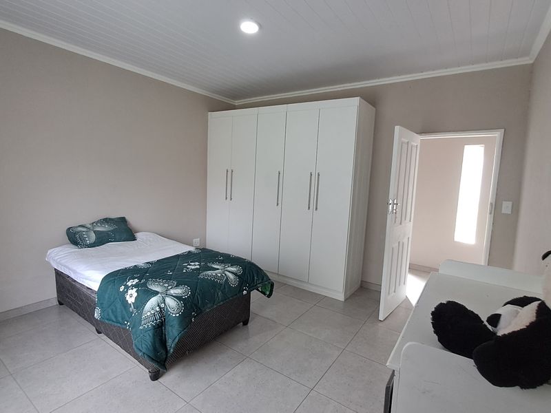 Light, Bright & Full of Life – Your Dream Home Awaits! - Photo 6