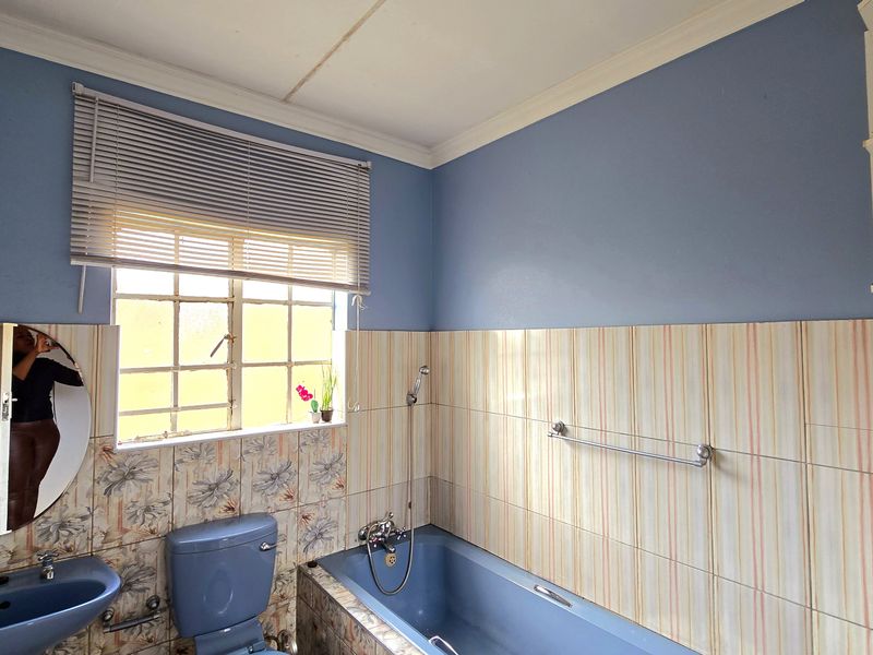 Modern 3-Bedroom Family Home for Sale in South View - Photo 10