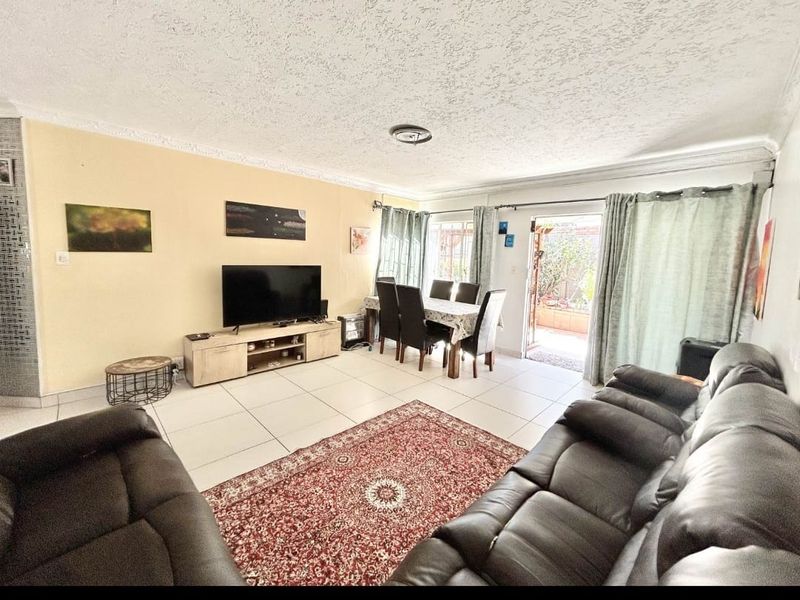 Private, Easy-Care Lifestyle For R1 299 999 - Photo 3