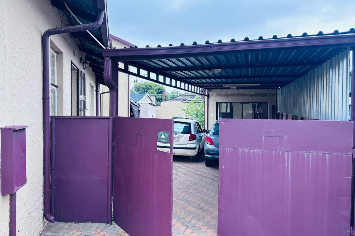 4 Bedroom House for Sale In Krugersdorp West - Photo 4