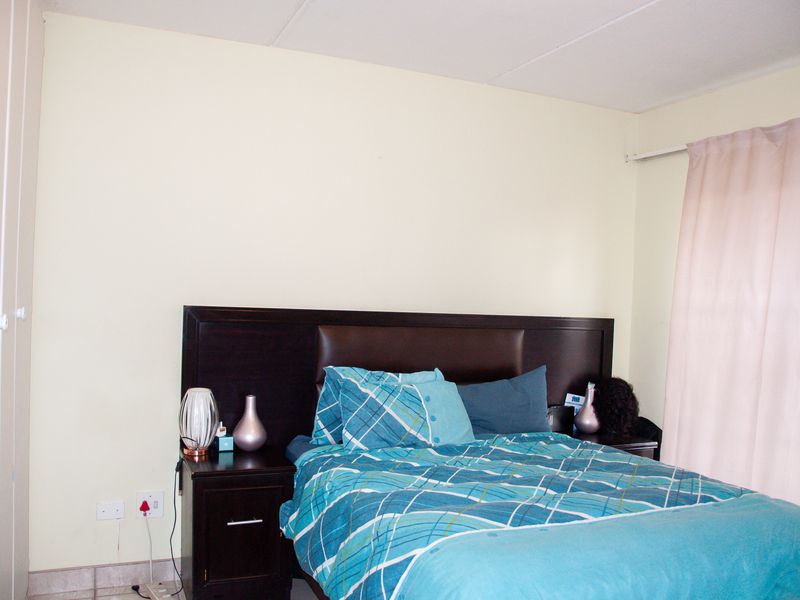 Private, Easy-Care Lifestyle. - Photo 8