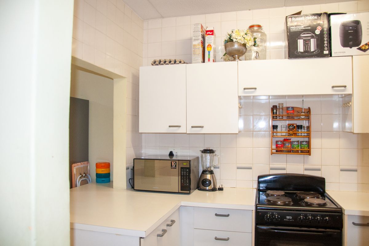 Private, Easy-Care Lifestyle. - Photo 3