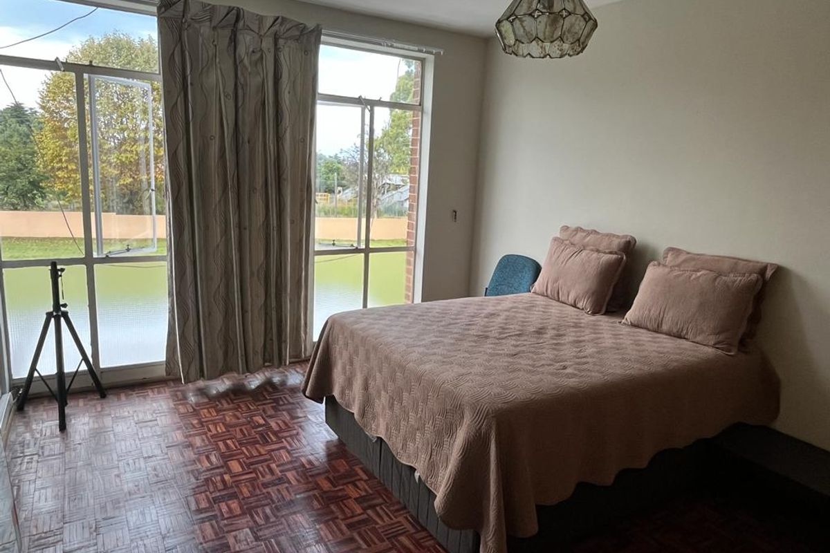Spacious two bedroom unit in a tranquil complex - Photo 5
