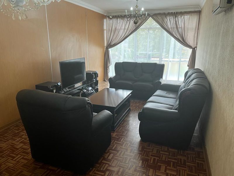 Spacious two bedroom unit in a tranquil complex - Photo 10