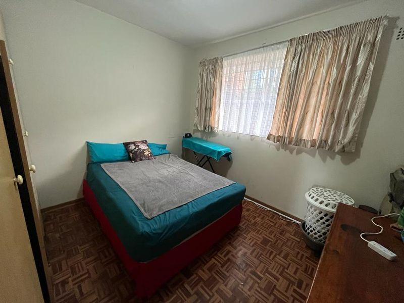 Spacious two bedroom unit in a tranquil complex - Photo 7