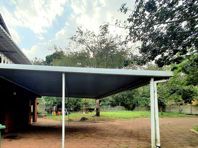 Charming Family Home - Photo 7