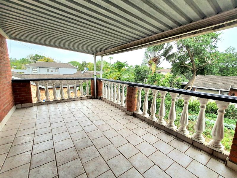 Charming Family Home - Photo 3