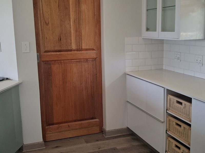 PRISTINE AND SPACIOUS TOWNHOUSE IN KENMARE R13 000 PM - Photo 8