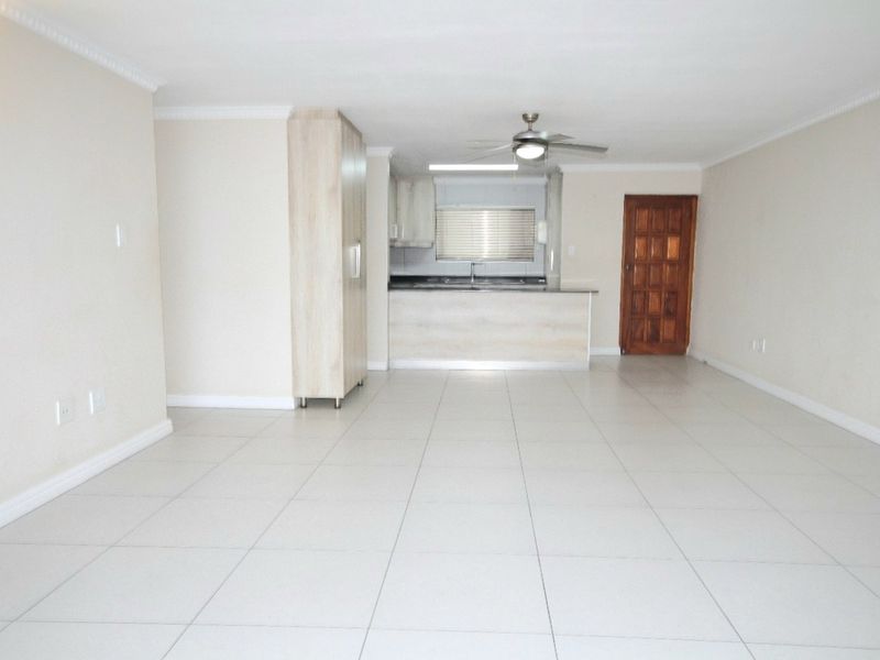 Magnificent 3-bedroom apartment for sale in Amanzimtoti, offering coastal views and modern living! - Photo 3