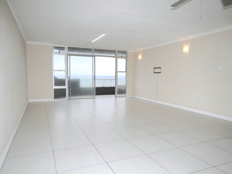 Magnificent 3-bedroom apartment for sale in Amanzimtoti, offering coastal views and modern living! - Photo 4
