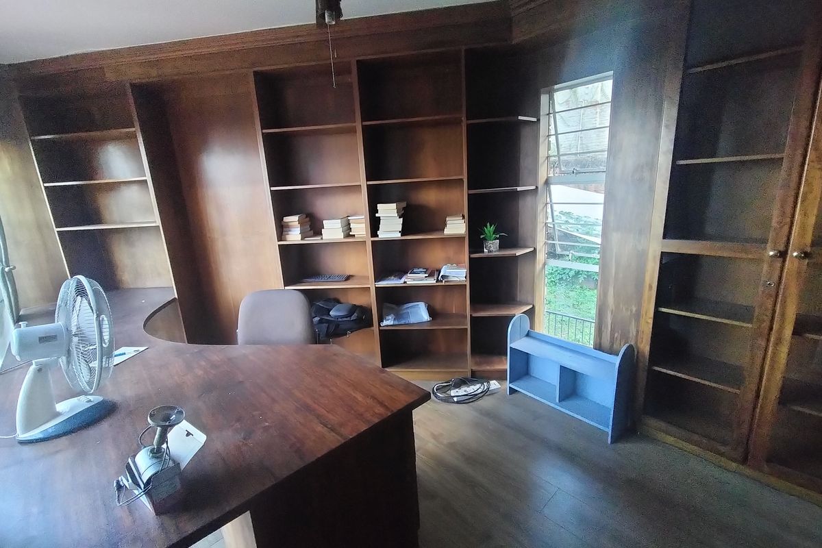 "Multi-Level Tranquility with Breathtaking Views in Florauna - Photo 3