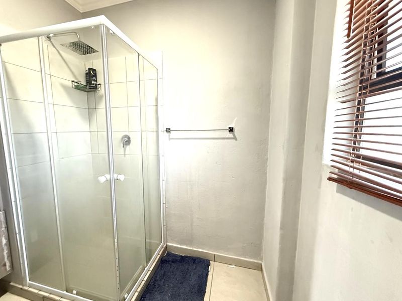 Smart Property Move: 2-Bedroom apartment in Randfontein - Photo 9