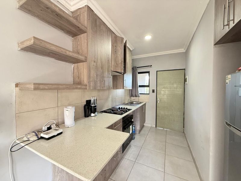 Smart Property Move: 2-Bedroom apartment in Randfontein - Photo 3