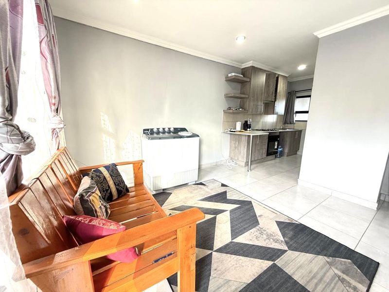 Smart Property Move: 2-Bedroom apartment in Randfontein - Photo 4