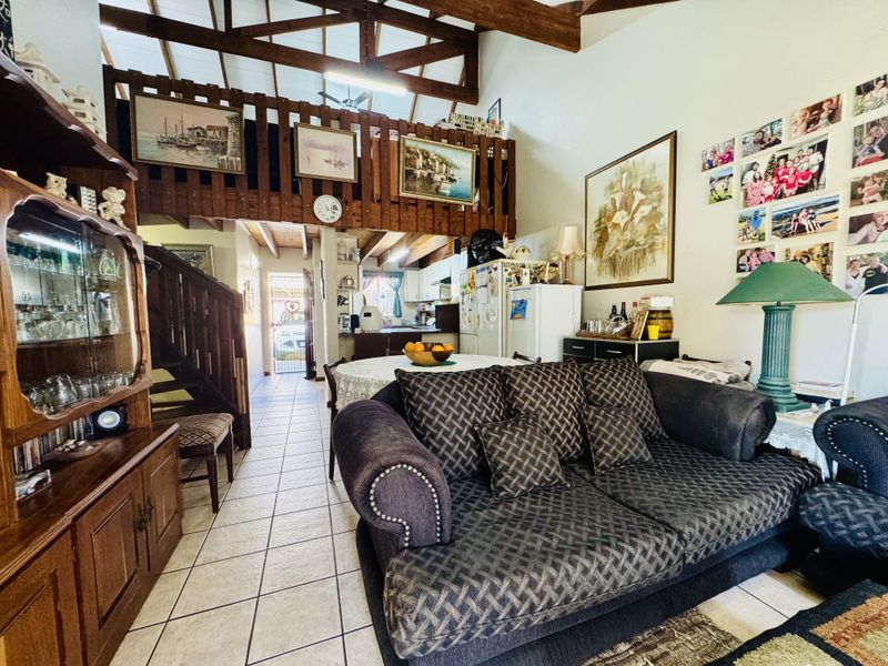 Charming 3-Bedroom Townhouse with Loft and Garden in Secure Montana Complex - Photo 10