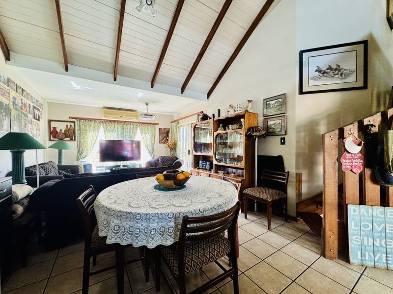 Charming 3-Bedroom Townhouse with Loft and Garden in Secure Montana Complex - Photo 8