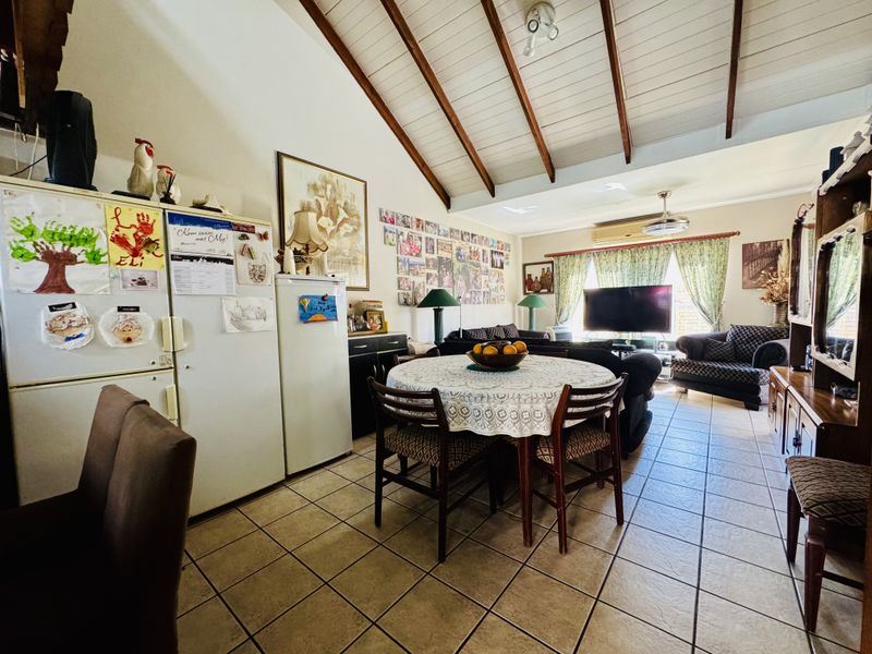 Charming 3-Bedroom Townhouse with Loft and Garden in Secure Montana Complex - Photo 7