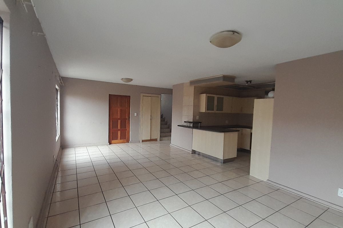 3 Bedroom Duplex Townhouse for Rent R8500 pm in Heidelberg Gauteng - Photo 2