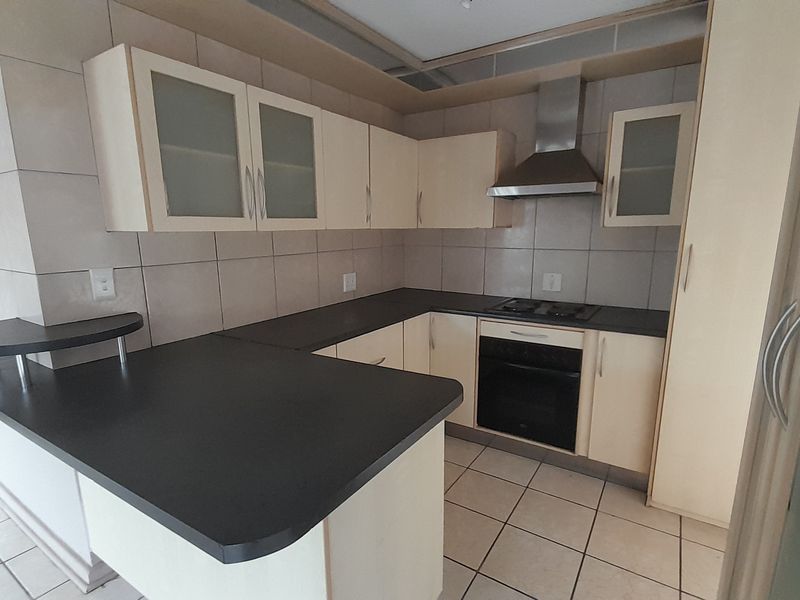 3 Bedroom Duplex Townhouse for Rent R8500 pm in Heidelberg Gauteng - Photo 4