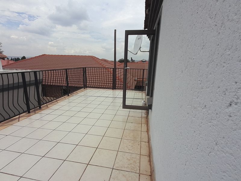 3 Bedroom Duplex Townhouse for Rent R8500 pm in Heidelberg Gauteng - Photo 9