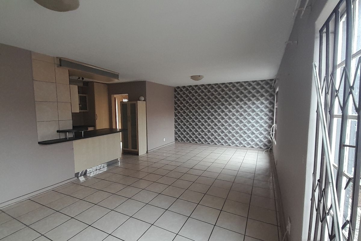 3 Bedroom Duplex Townhouse for Rent R8500 pm in Heidelberg Gauteng - Photo 3