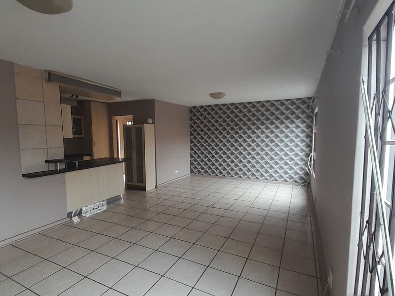 3 Bedroom Duplex Townhouse for Rent R8500 pm in Heidelberg Gauteng - Photo 3
