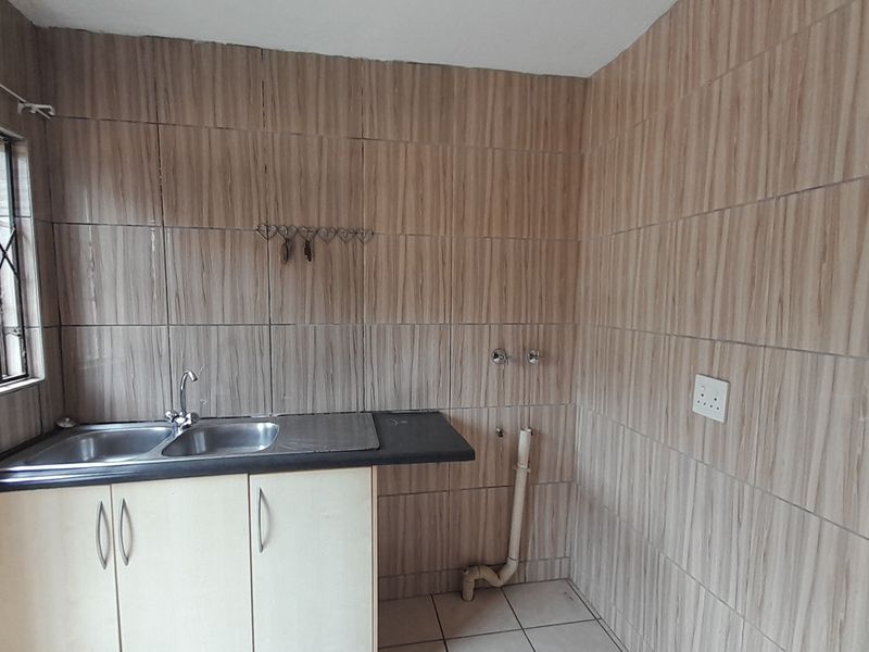 3 Bedroom Duplex Townhouse for Rent R8500 pm in Heidelberg Gauteng - Photo 5