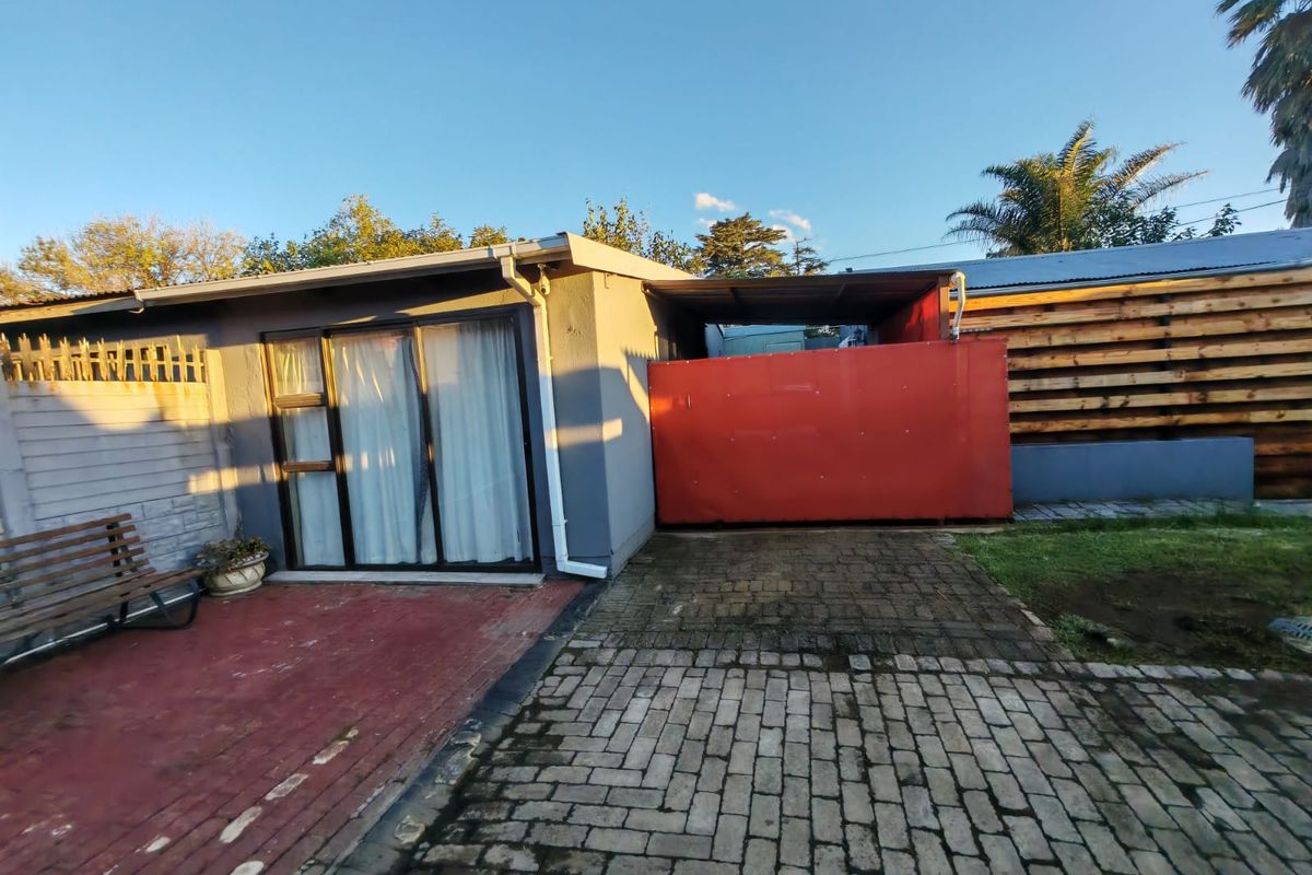 3 Bedroom House for Sale with Flatlets in Sasolburg Ext 1 - Photo 3