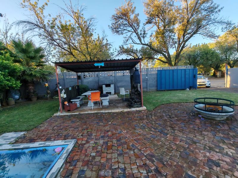 3 Bedroom House for Sale with Flatlets in Sasolburg Ext 1 - Photo 6