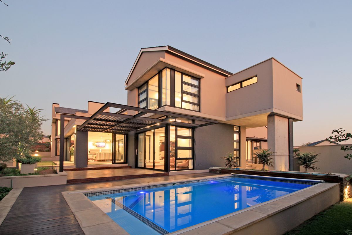 Welcome to this stunning High-Tech Control 4 integrated double-story home. - Photo 4