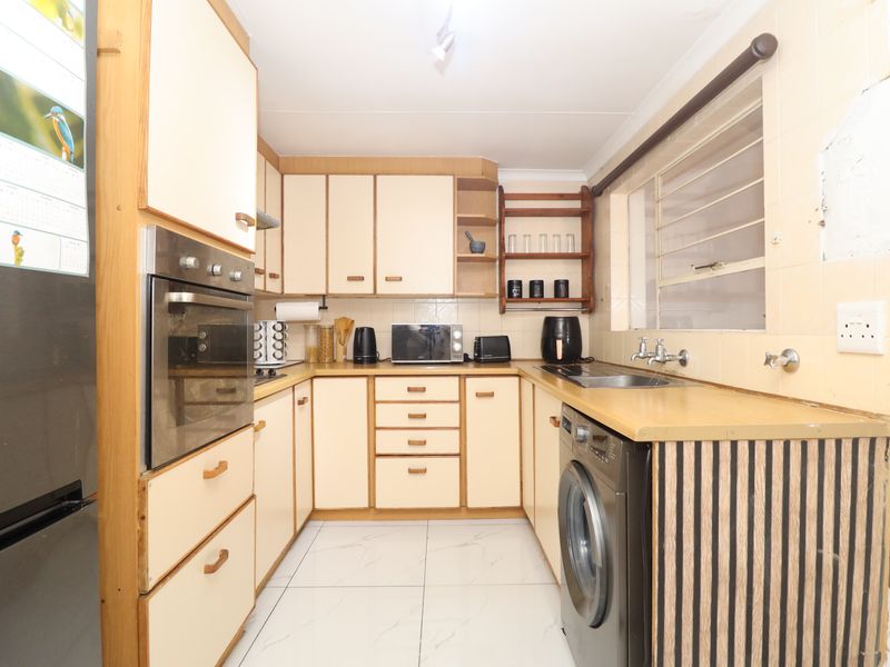 Spacious Cozy Home with a Fabulous Feel - Photo 3