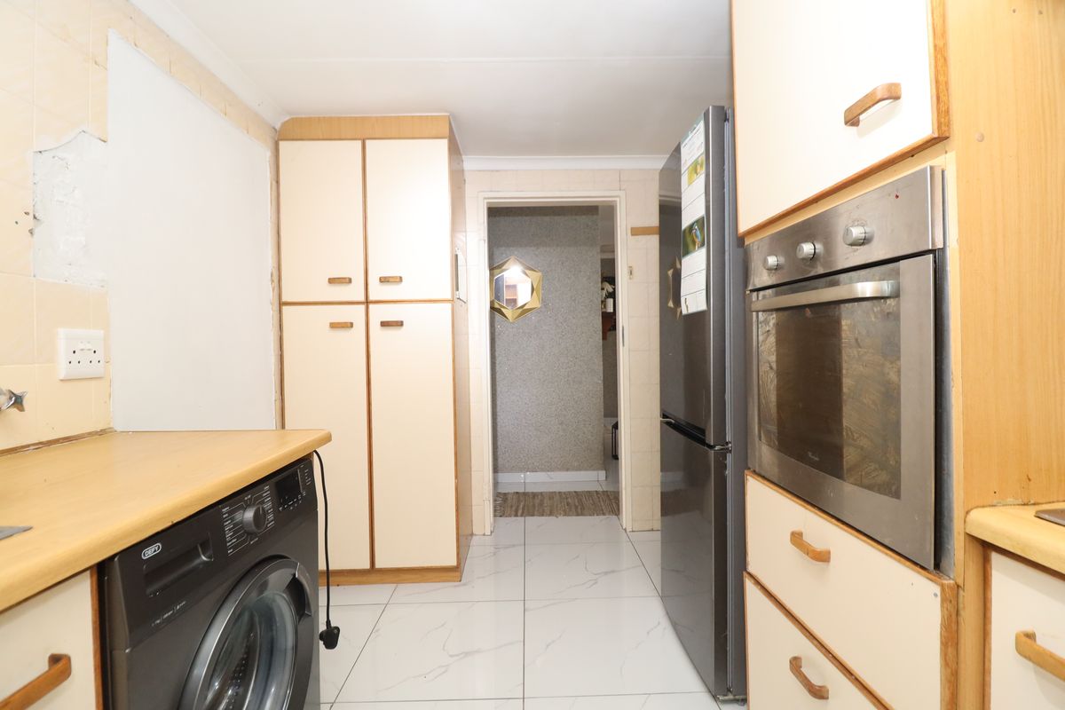 Spacious Cozy Home with a Fabulous Feel - Photo 4