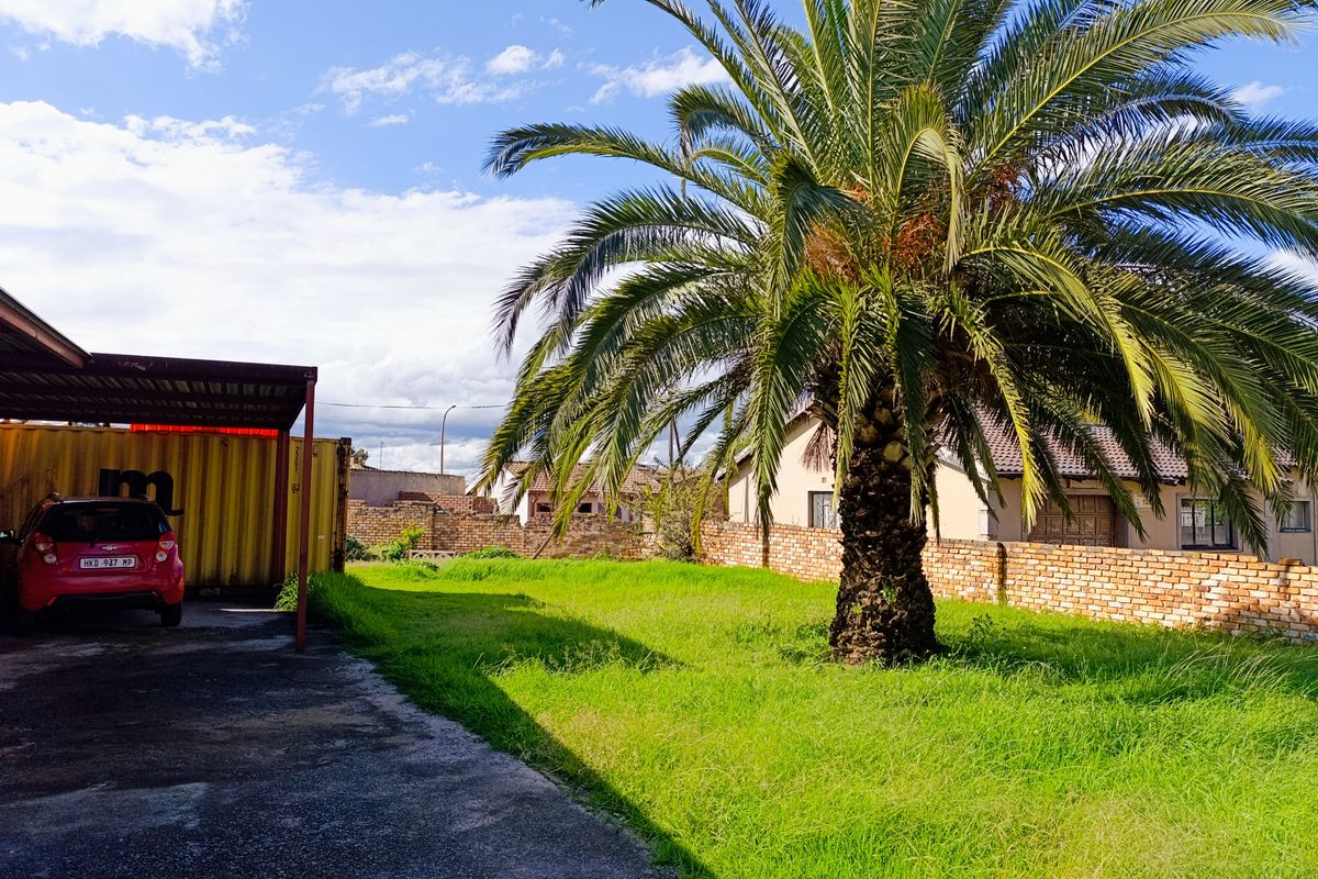 HOUSE FOR SALE IN PINERIDGE - Photo 2