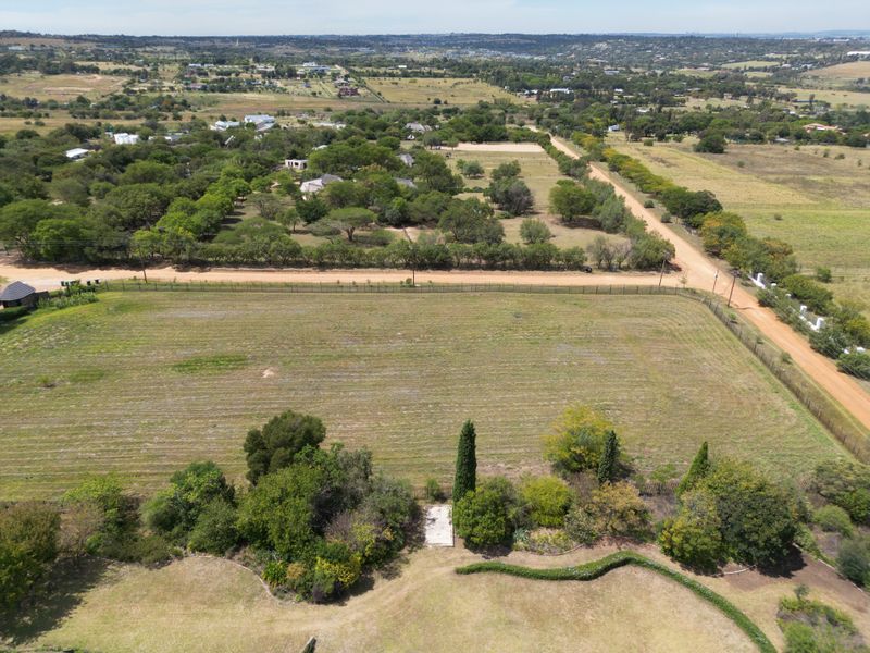 Enchanting Corner Stand in Secure Estate with Panoramic Views of Johannesburg - Photo 9