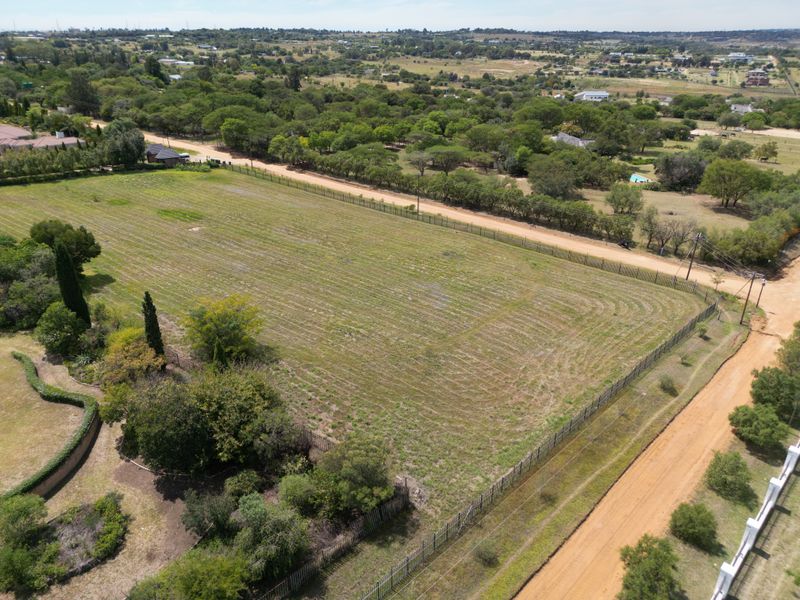 Enchanting Corner Stand in Secure Estate with Panoramic Views of Johannesburg - Photo 8