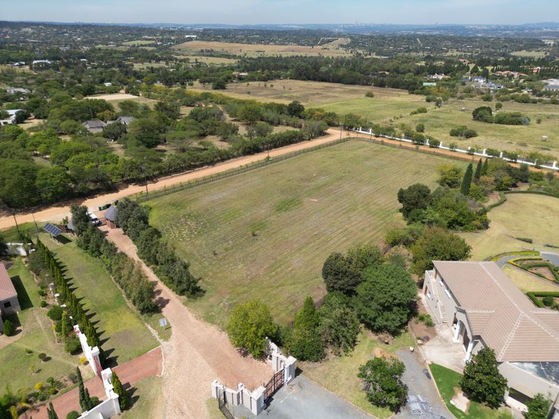 Enchanting Corner Stand in Secure Estate with Panoramic Views of Johannesburg - Photo 2