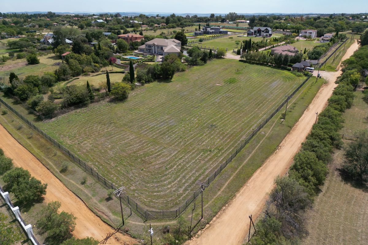 Enchanting Corner Stand in Secure Estate with Panoramic Views of Johannesburg - Photo 4