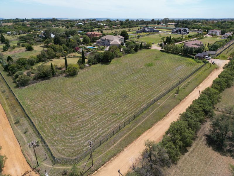 Enchanting Corner Stand in Secure Estate with Panoramic Views of Johannesburg - Photo 3