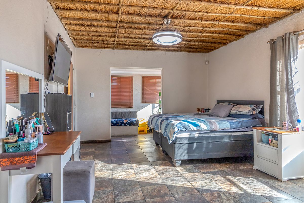 Stunning 3 Bedroom Townhouse in Culemborgpark - Photo 4