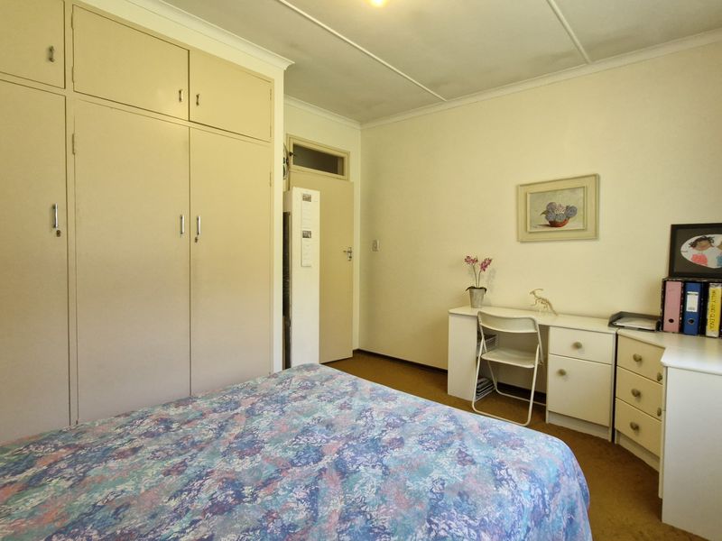 Family Home Conveniently Across from Primary School - Photo 10