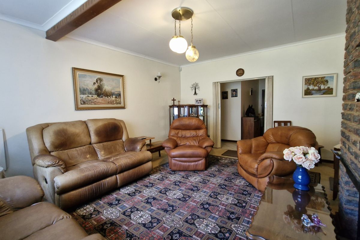 Family Home Conveniently Across from Primary School - Photo 4