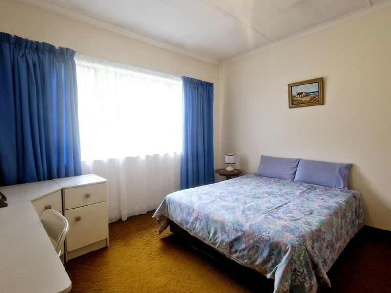 Family Home Conveniently Across from Primary School - Photo 9