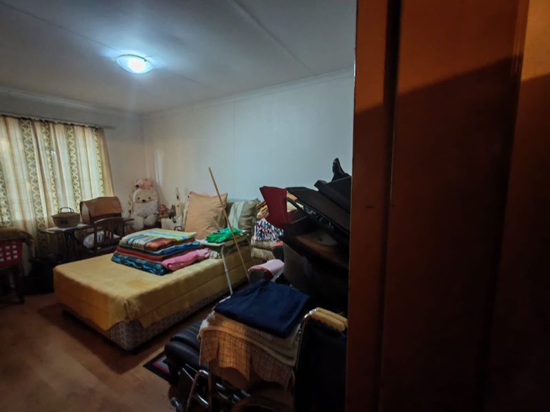 3 bedroom House for Sale with Flatlet in Sasolburg ext 1 - Photo 6