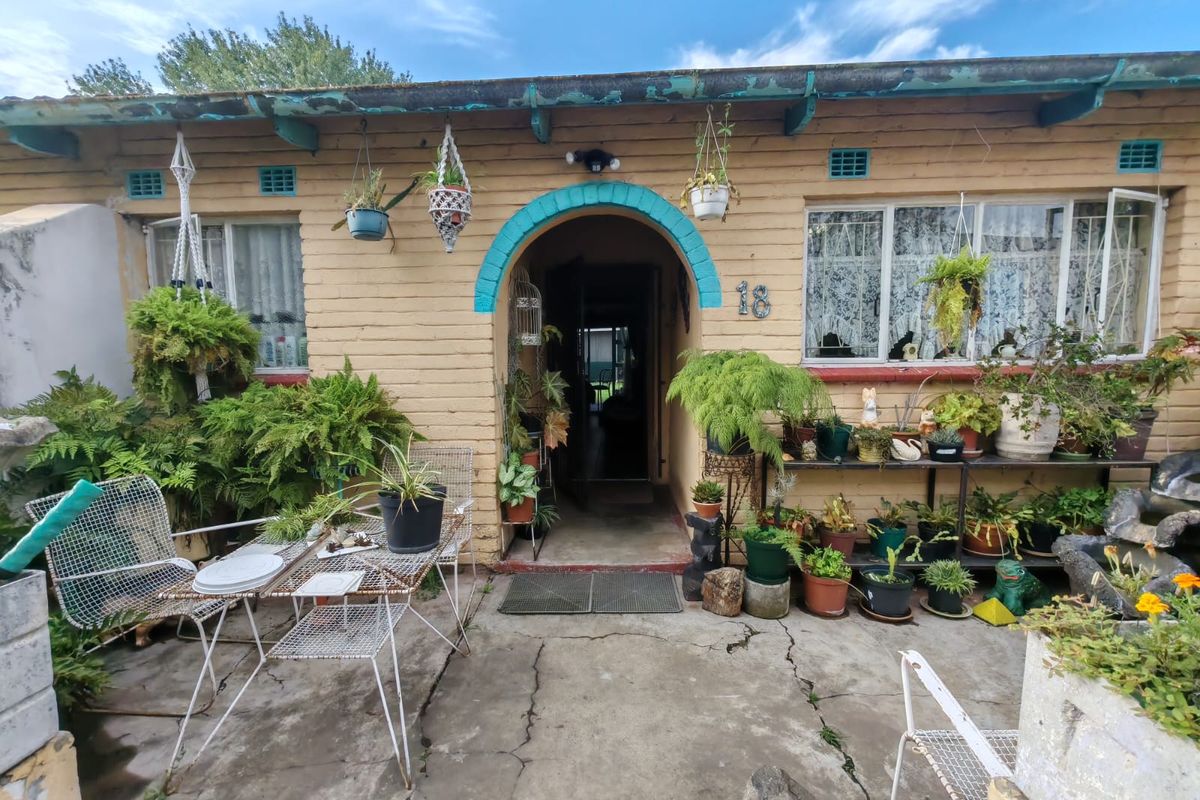 3 bedroom House for Sale with Flatlet in Sasolburg ext 1 - Photo 2