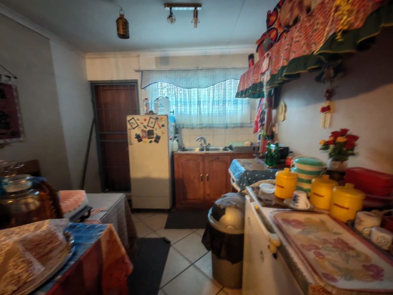 3 bedroom House for Sale with Flatlet in Sasolburg ext 1 - Photo 5