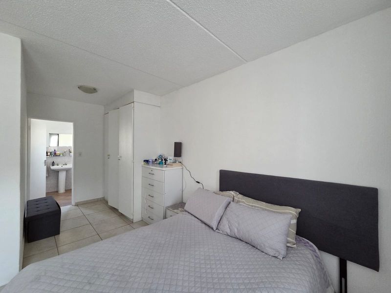 3 Bed 2 Bath Modern Garden Apartment in Call Me Al But Call Me - Photo 3