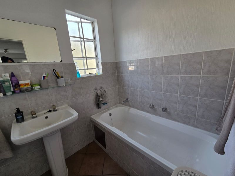 3 Bed 2 Bath Modern Garden Apartment in Call Me Al But Call Me - Photo 5