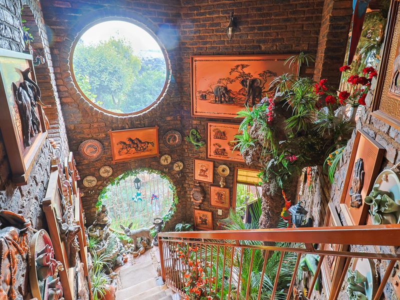 Your Own Hidden Paradise – Mini Sun City Luxury & Boundless Potential - Photo 10