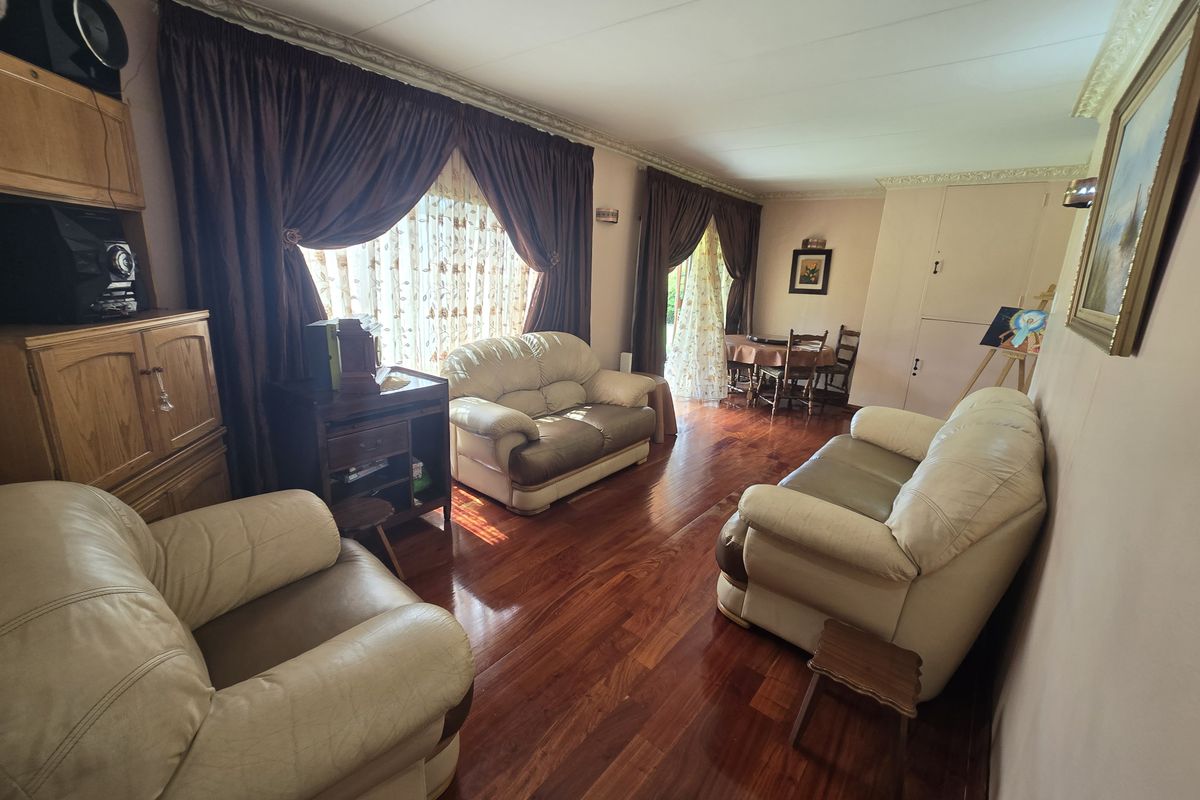 3 Bedroom House for Sale in Vanderbijlpark SE 1 - Photo 5