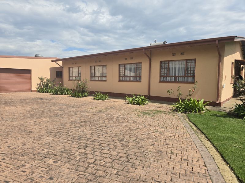 3 Bedroom House for Sale in Vanderbijlpark SE 1 - Photo 3